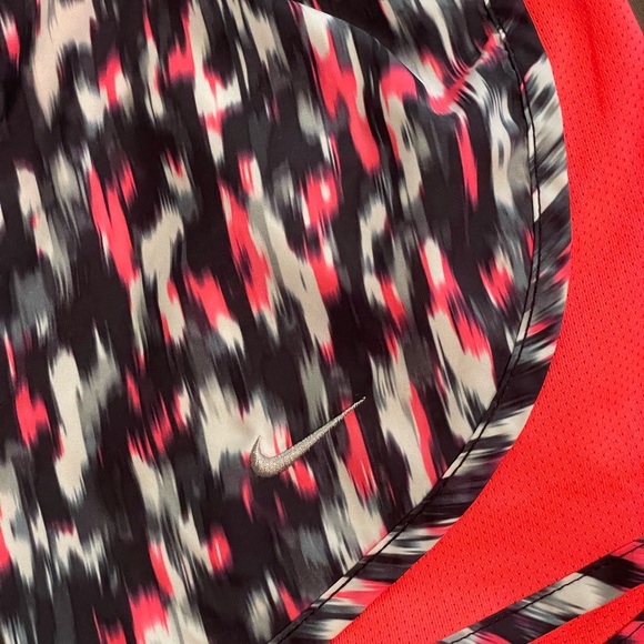 🌺 NIKE running shorts 🌺 - Picture 3 of 4